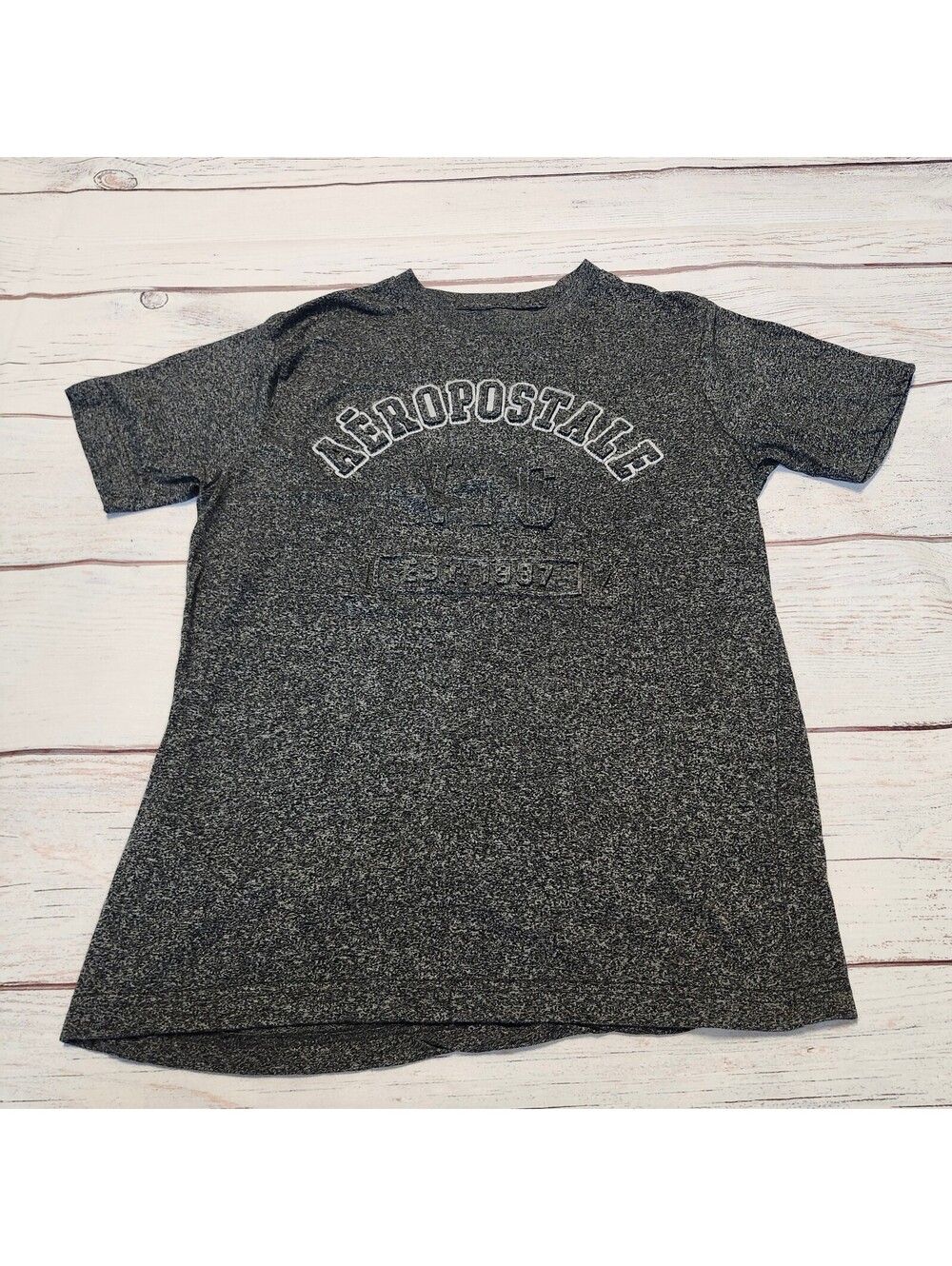 Aeropostale Men's Gray Graphic T-Shirt Size Medium Short Sleeve